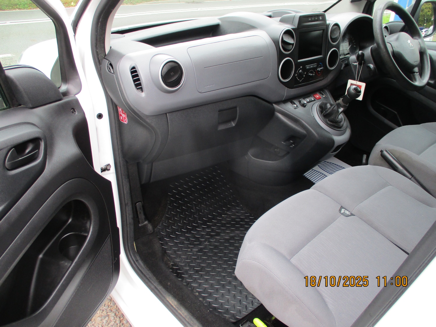 Used Peugeot Partner 2016 for sale - 76309702: Photo 11