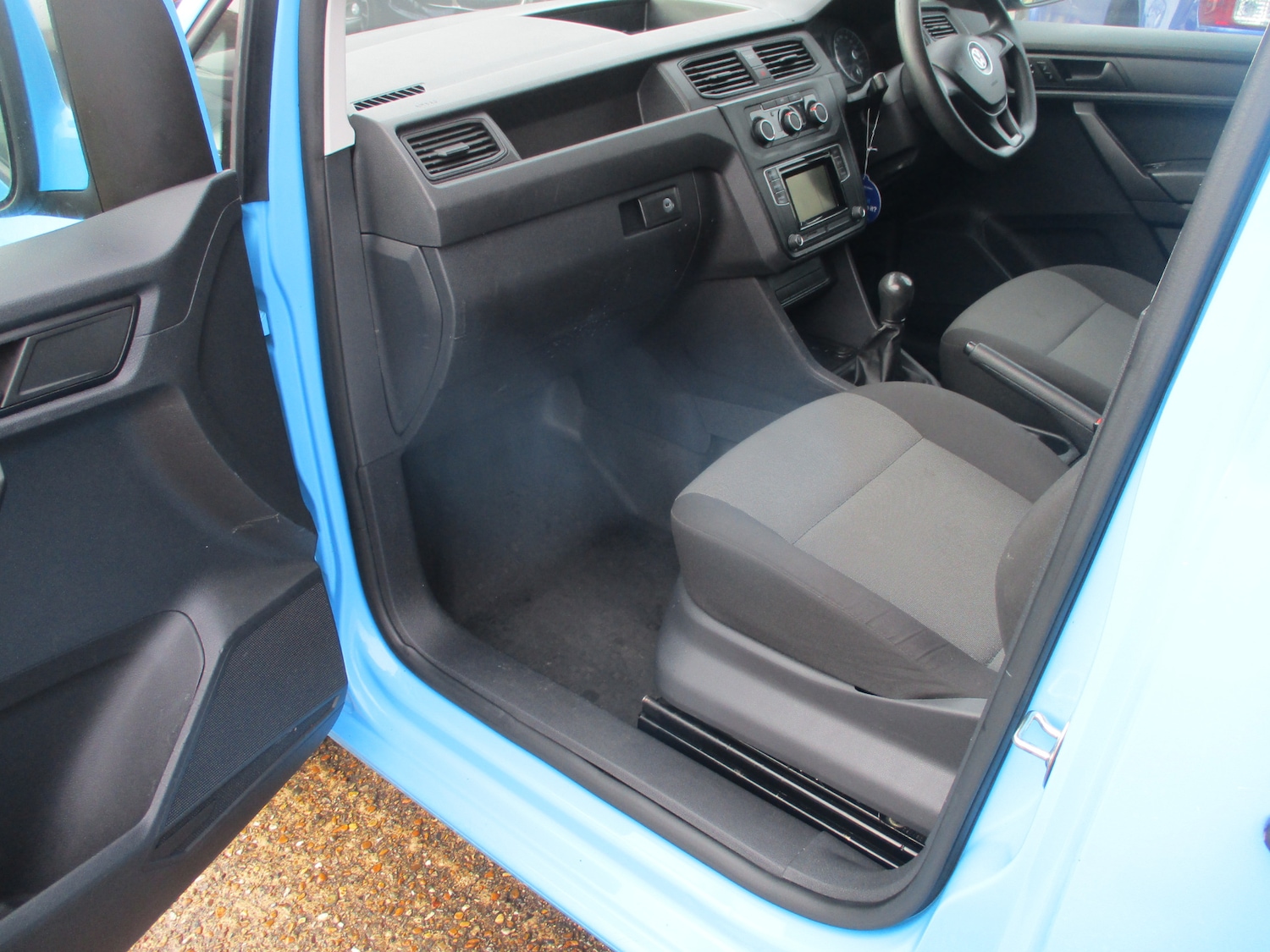 Used Volkswagen Caddy Maxi 2015 for sale - 77541562: Photo 11