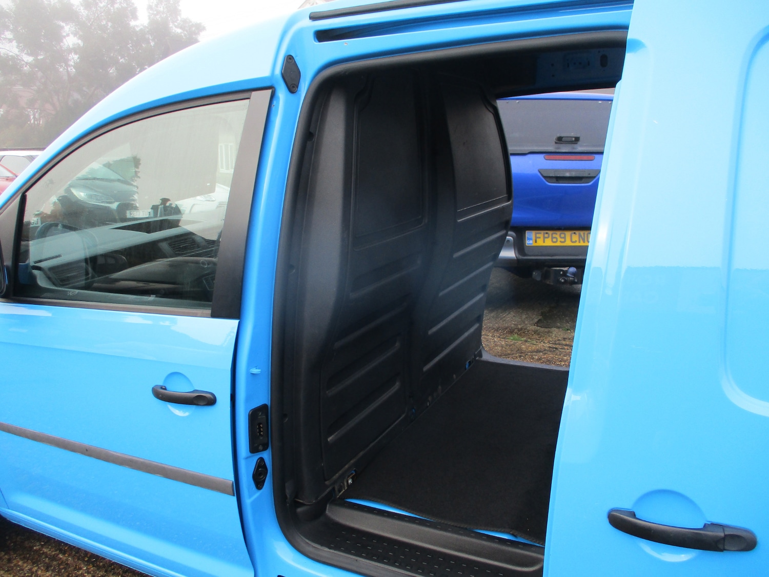 Used Volkswagen Caddy Maxi 2015 for sale - 77541562: Photo 18