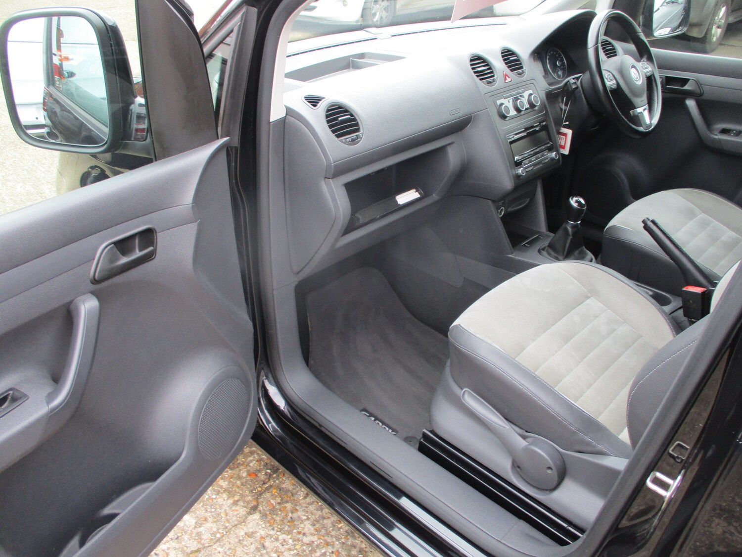 Used Volkswagen Caddy 2014 for sale - 77847954: Photo 11