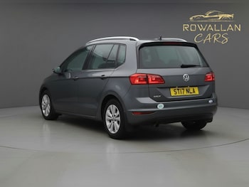 Used Volkswagen Golf SV 2017 for sale - 79566608: Photo