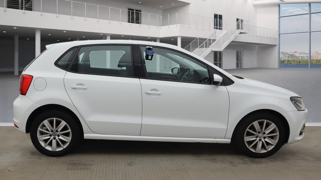 Used Volkswagen Polo 2015 for sale - 76896941: Photo 3