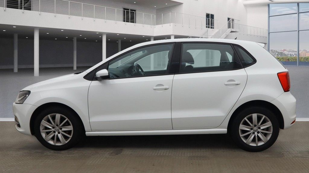 Used Volkswagen Polo 2015 for sale - 76896941: Photo 4