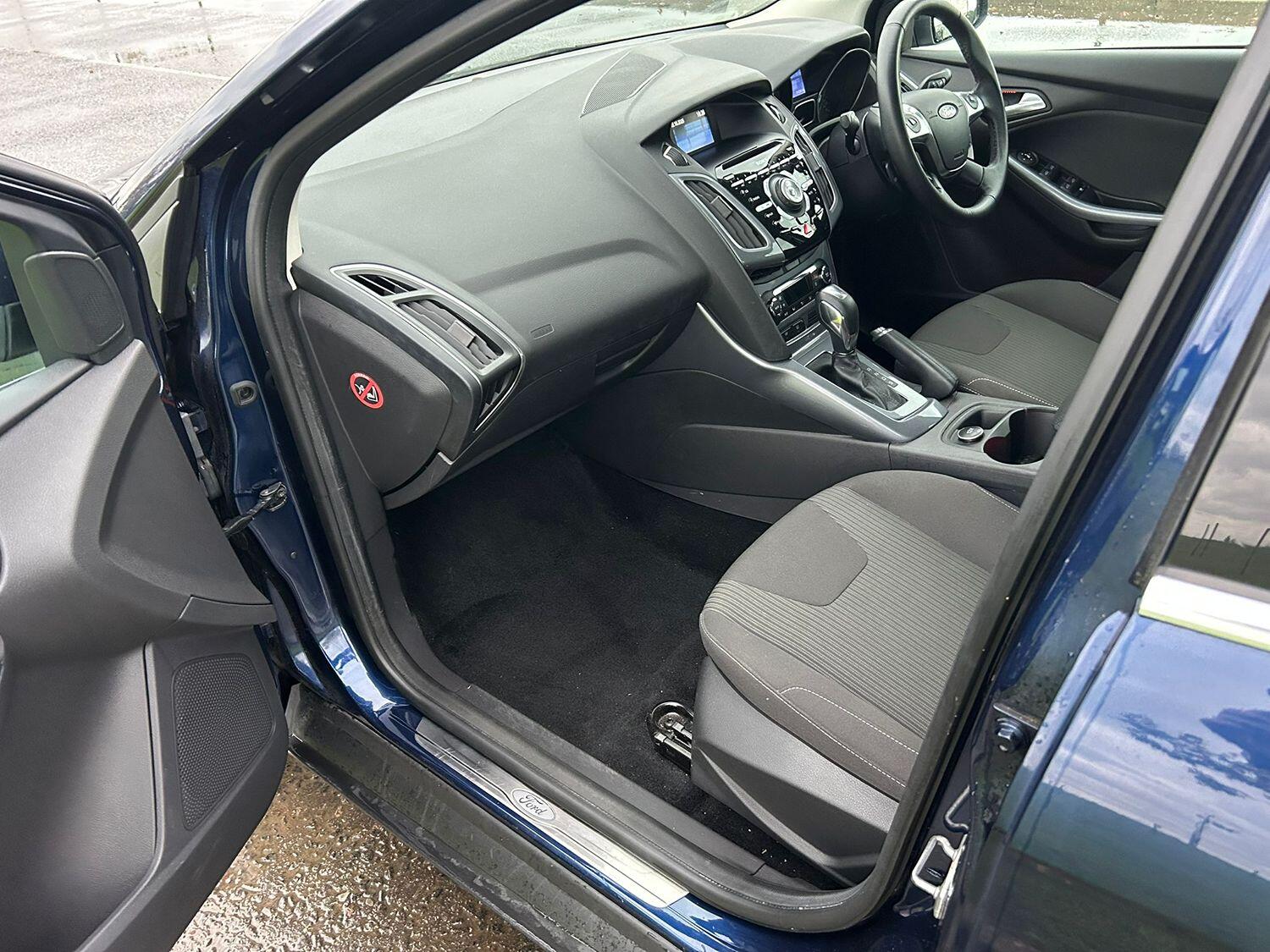 Used Ford Focus 2012 for sale - 76098739: Photo 14