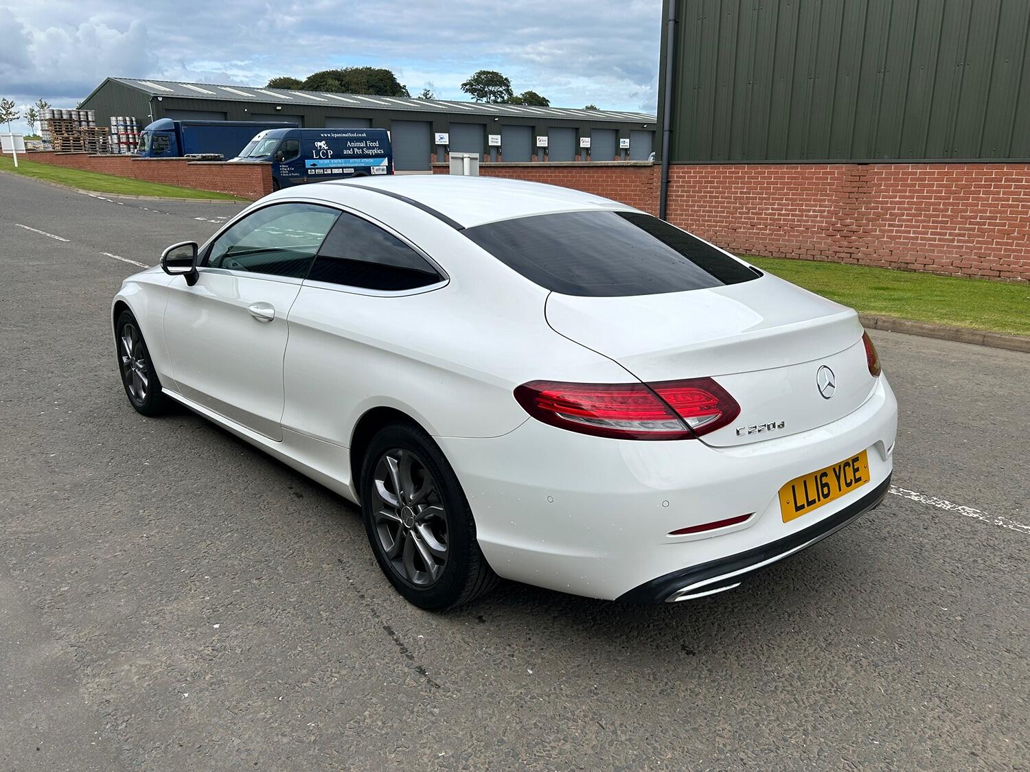 Used Mercedes-Benz C Class 2016 for sale - 76637463: Photo 8