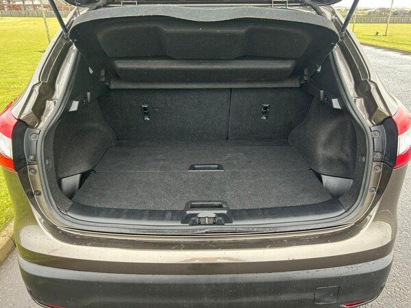 Used Nissan Qashqai 2014 for sale - 73928510: Photo 10