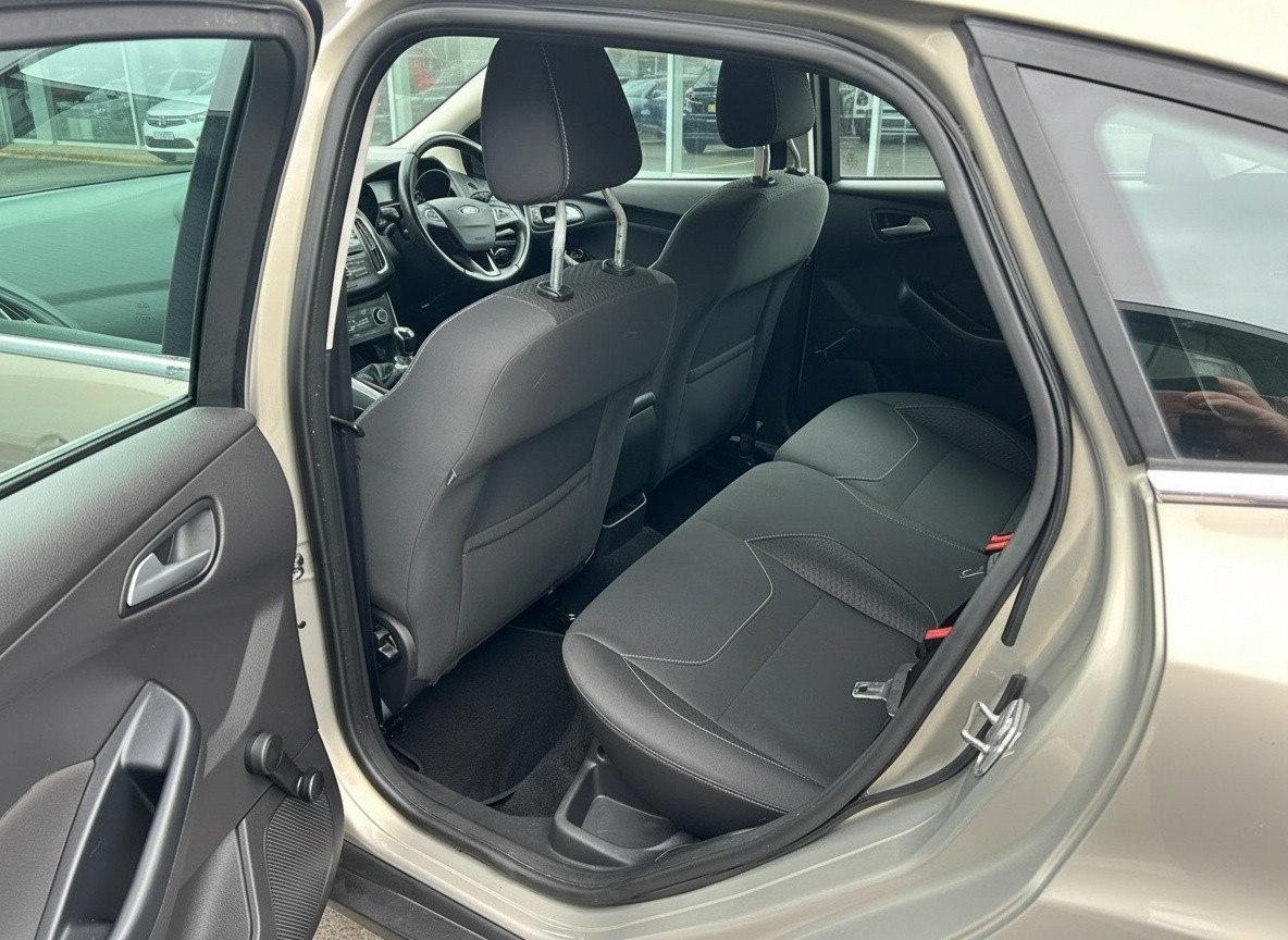 Used Ford Focus 2015 for sale - 77921438: Photo 10