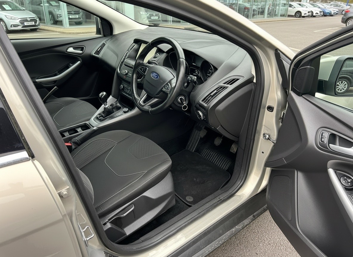 Used Ford Focus 2015 for sale - 77921438: Photo 11