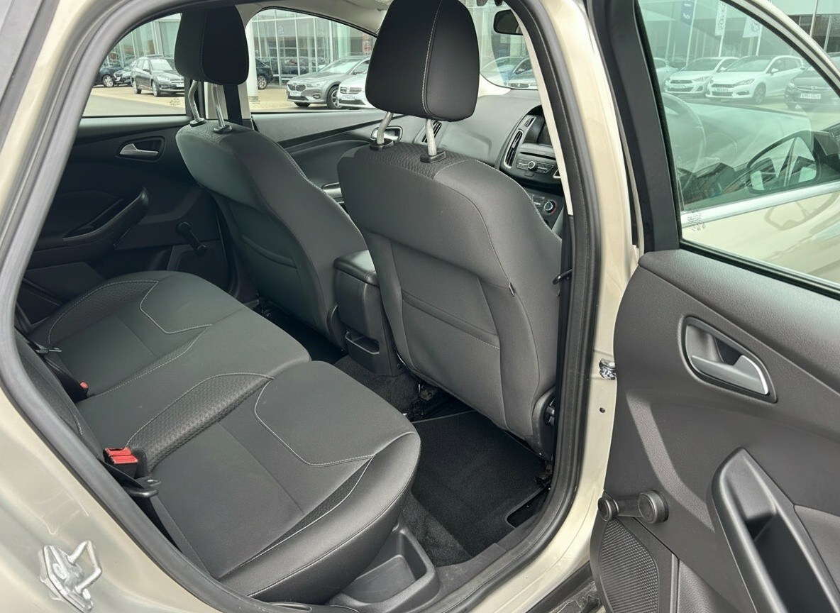 Used Ford Focus 2015 for sale - 77921438: Photo 8