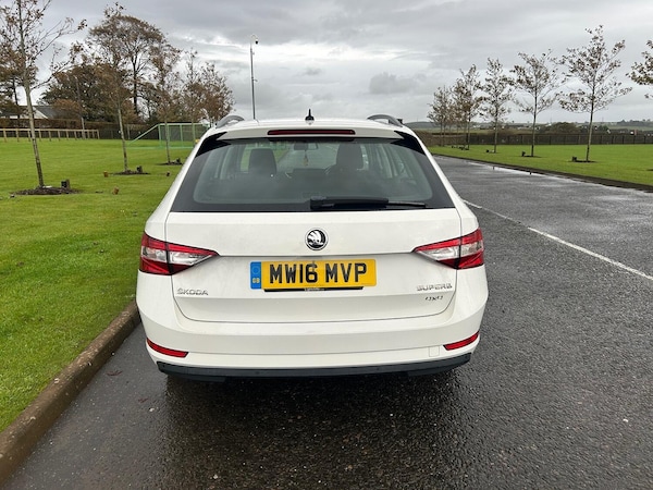Used Skoda Superb 2016 for sale - 76181101: Photo 10