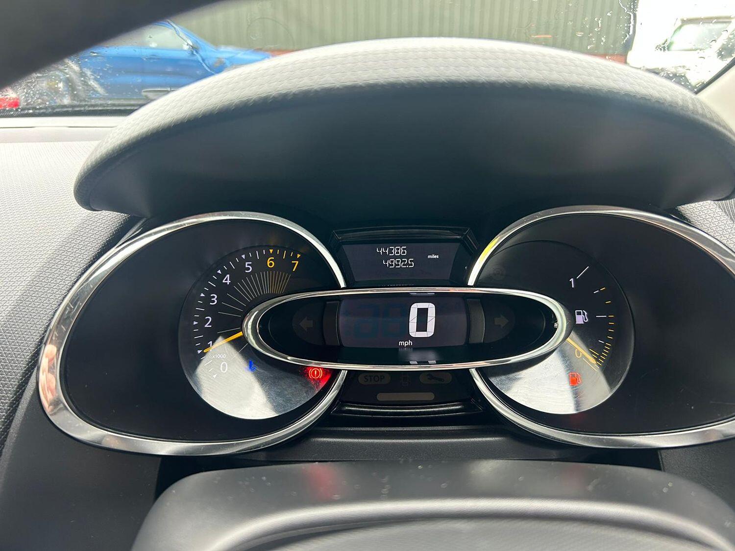 Used Renault Clio 2014 for sale - 76273310: Photo 12