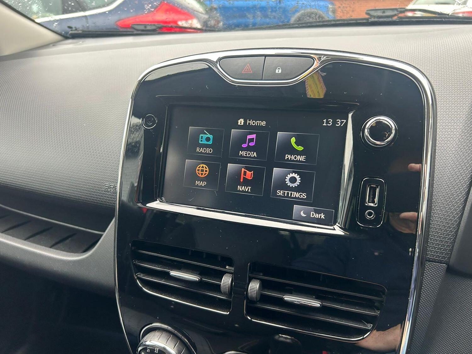 Used Renault Clio 2014 for sale - 76273310: Photo 13