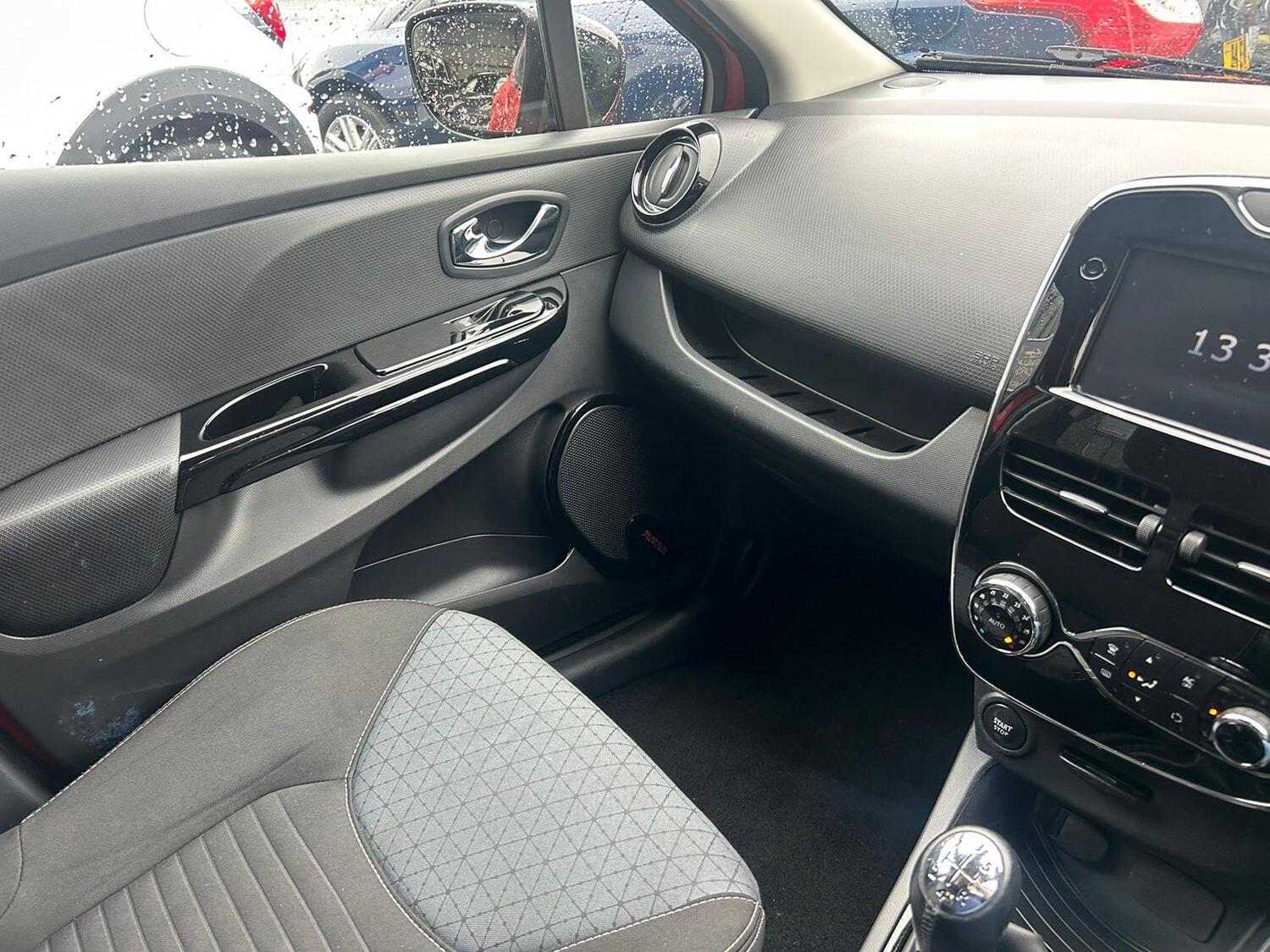 Used Renault Clio 2014 for sale - 76273310: Photo 14