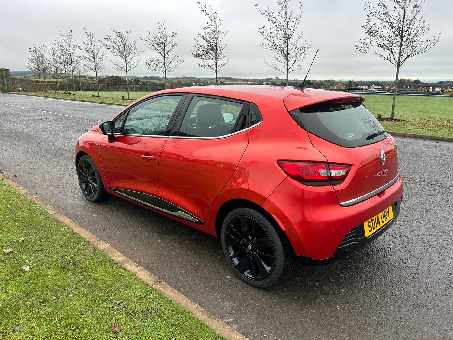 Used Renault Clio 2014 for sale - 76273310: Photo 2