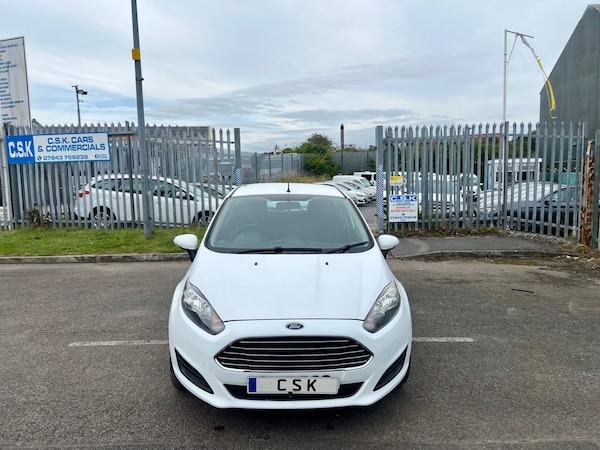 Used Ford Fiesta 2015 for sale - 75361739: Photo 2