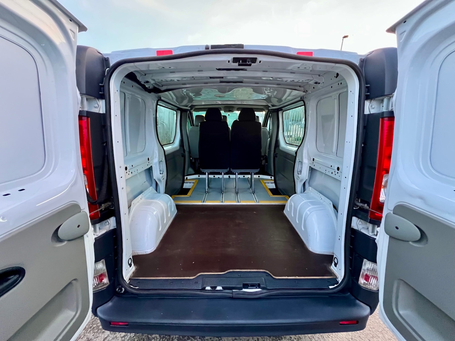 Used Vauxhall Vivaro 2013 for sale - 77897922: Photo 8