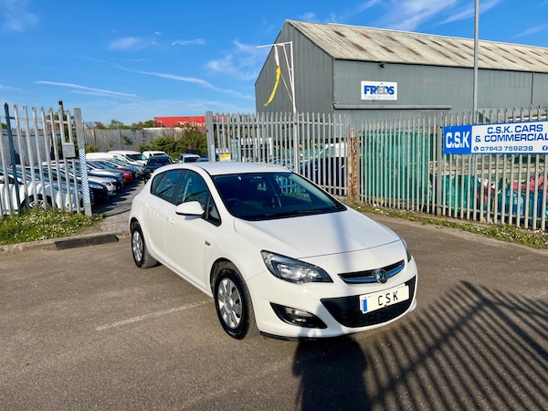 Used Vauxhall Astra 2013 for sale - 74760607: Photo 1