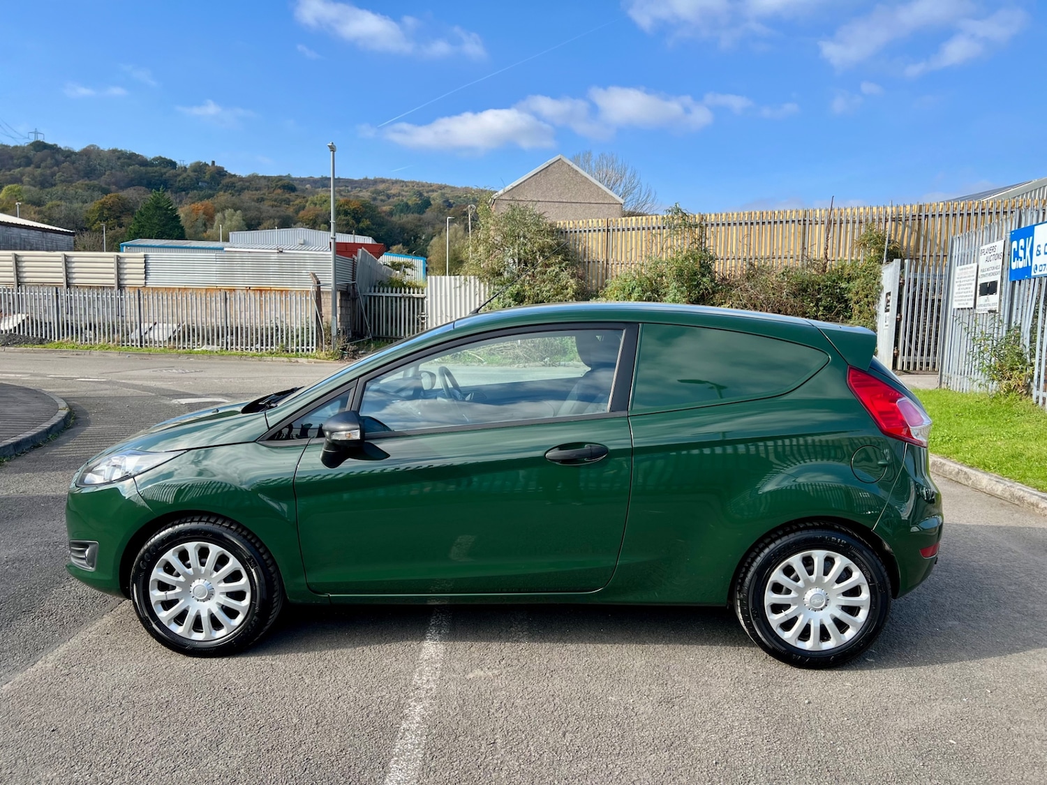 Used Ford Fiesta 2015 for sale - 76282542: Photo 10