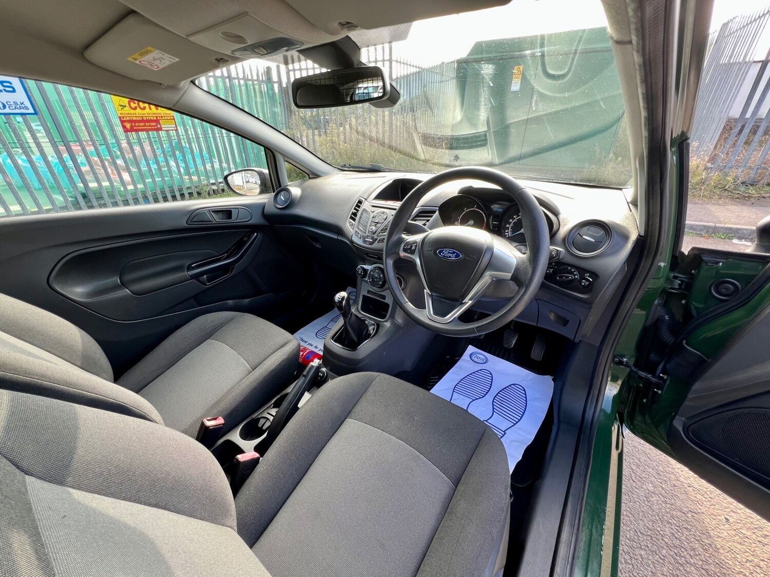 Used Ford Fiesta 2015 for sale - 76282542: Photo 11