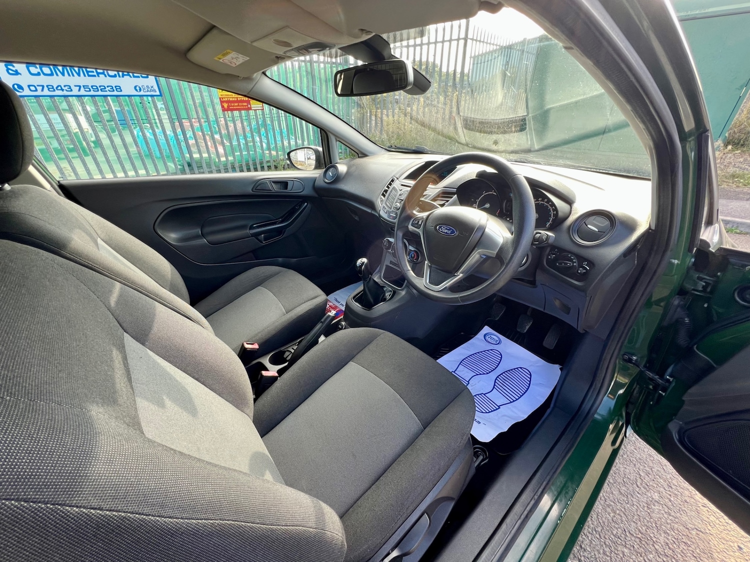 Used Ford Fiesta 2015 for sale - 76282542: Photo 8
