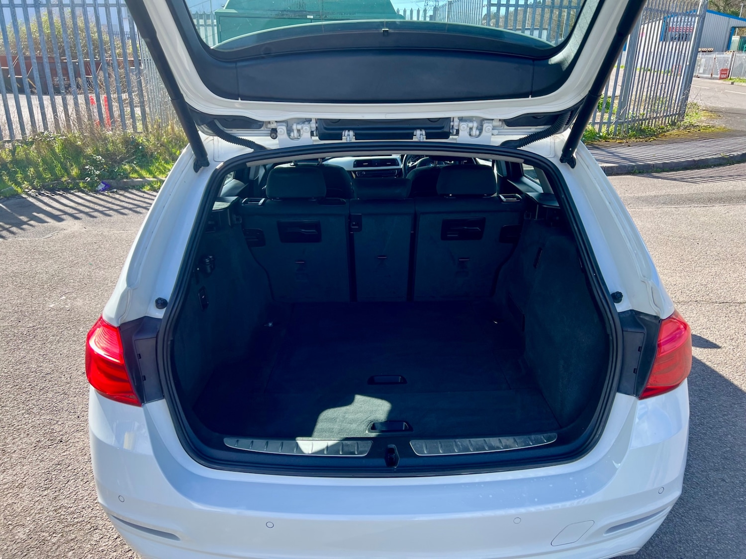 Used BMW 3 Series 2019 for sale - 77898681: Photo 11