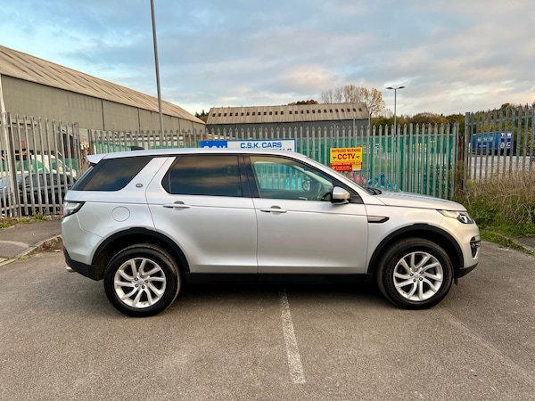 Used Land Rover Discovery 2024 for sale - 76282560: Photo 4
