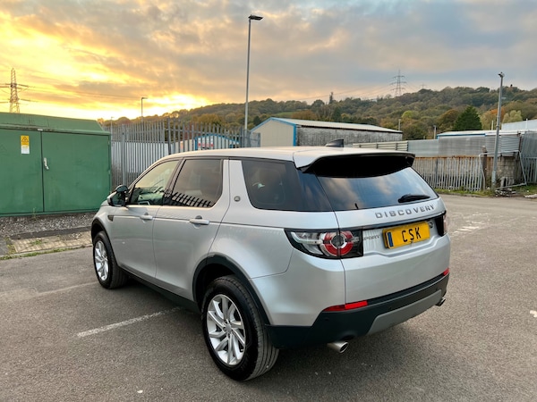 Used Land Rover Discovery 2024 for sale - 76282560: Photo 8