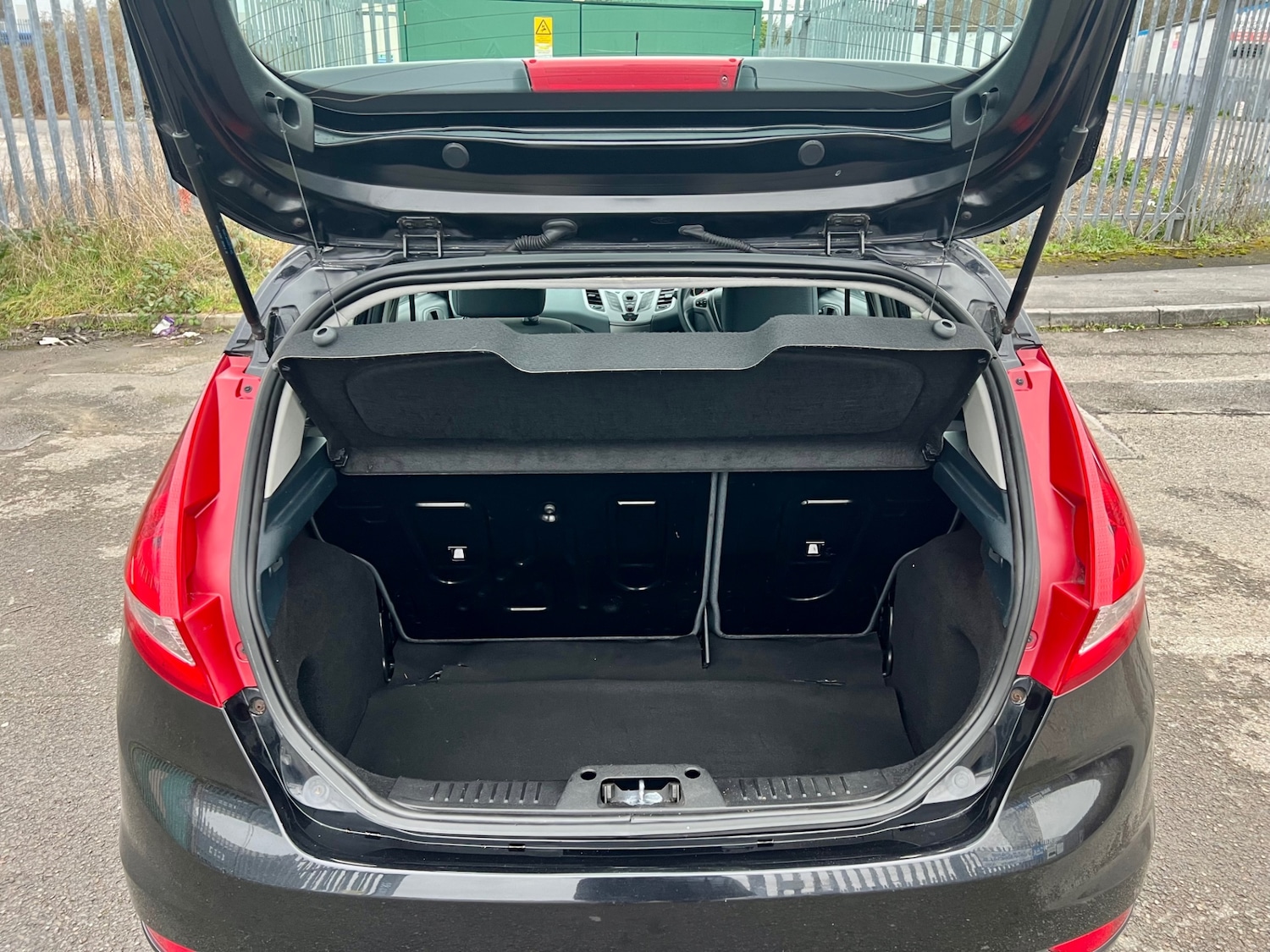 Used Ford Fiesta 2010 for sale - 77613096: Photo 10