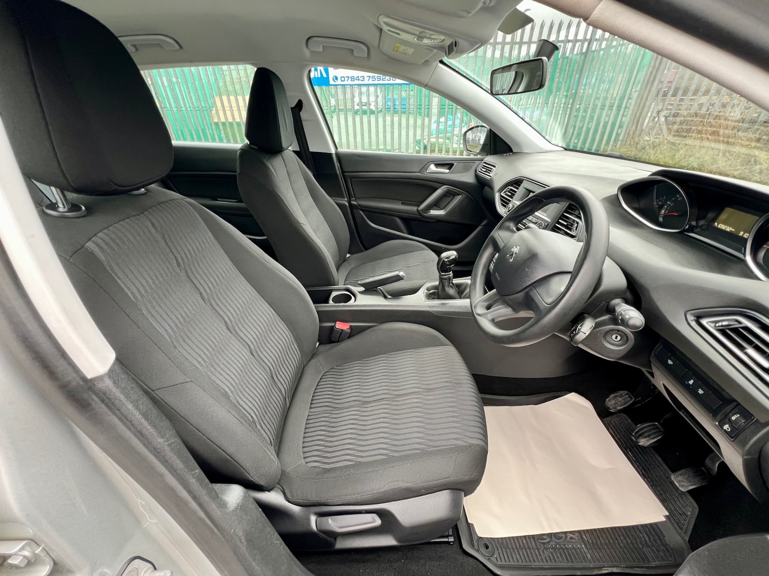 Used Peugeot 308 2016 for sale - 77386180: Photo 12