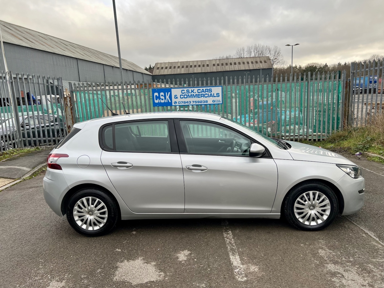 Used Peugeot 308 2016 for sale - 77386180: Photo 7