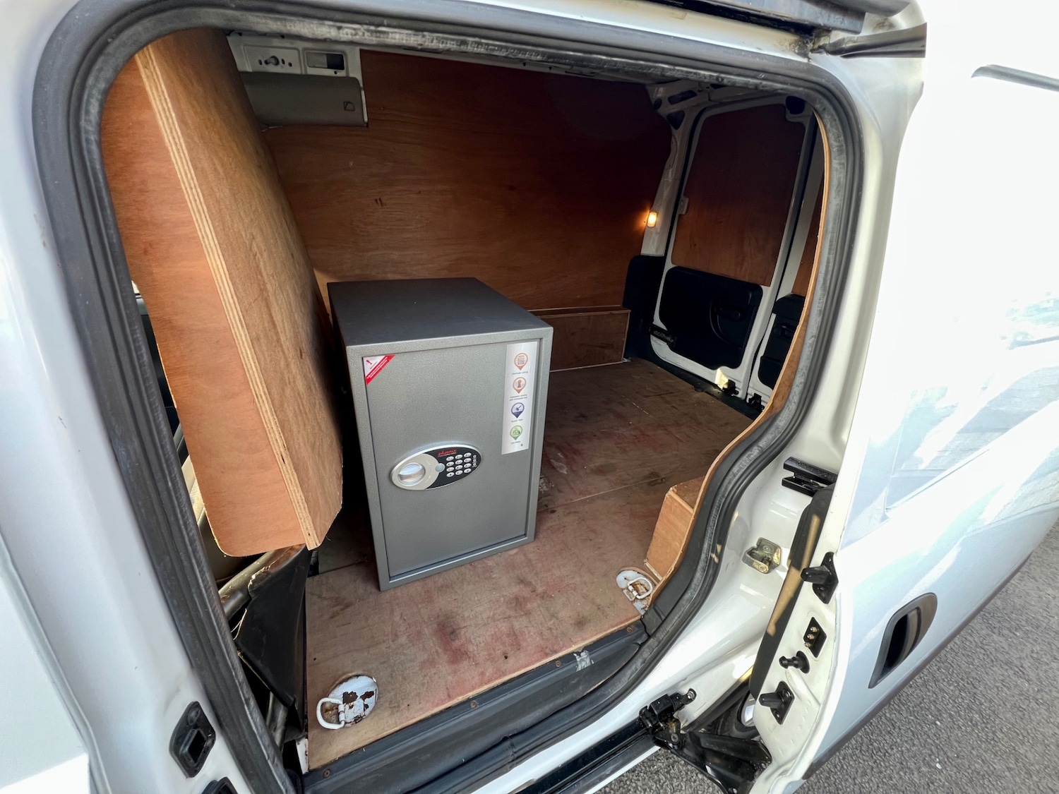 Used Vauxhall Combo 2008 for sale - 76281842: Photo 11