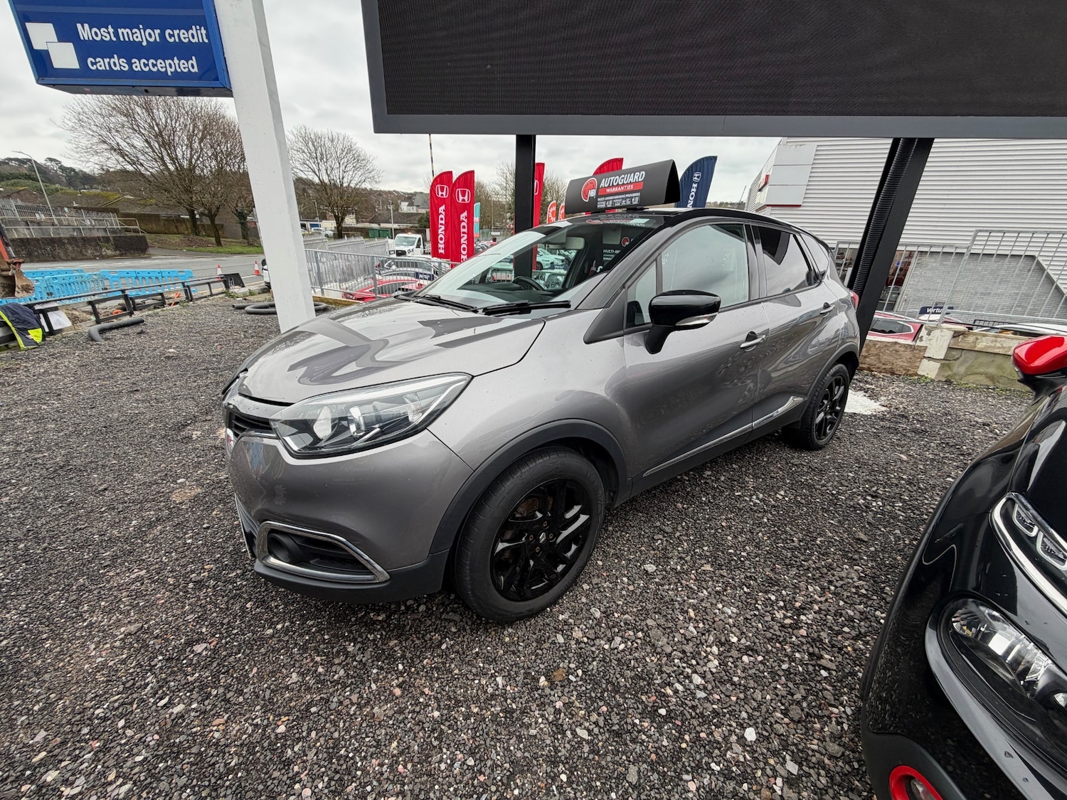 Used Renault Captur 2016 for sale - 77639648: Photo 3