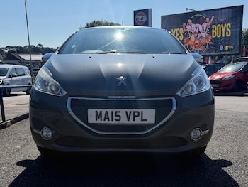 Used Peugeot 208 2015 for sale - 79095507: Photo