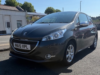 Used Peugeot 208 2015 for sale - 79095507: Photo