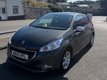 Used Peugeot 208 2015 for sale - 79095507: Photo
