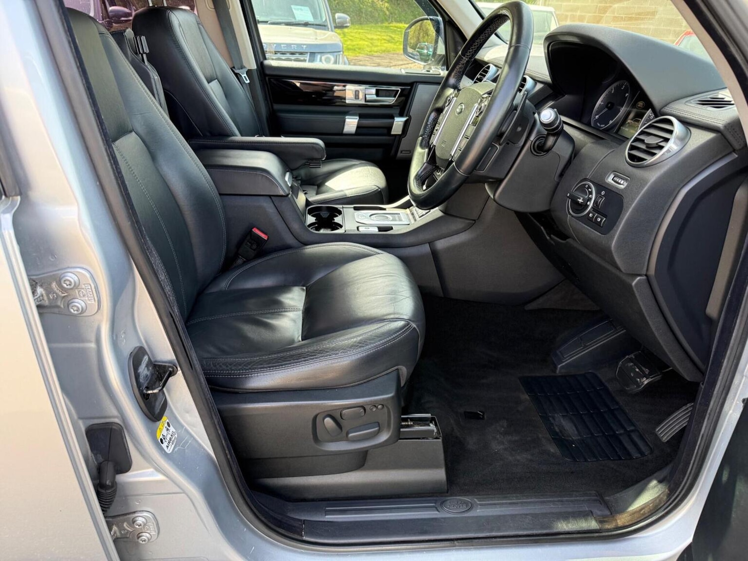 Used Land Rover Discovery 2014 for sale - 78168908: Photo 14