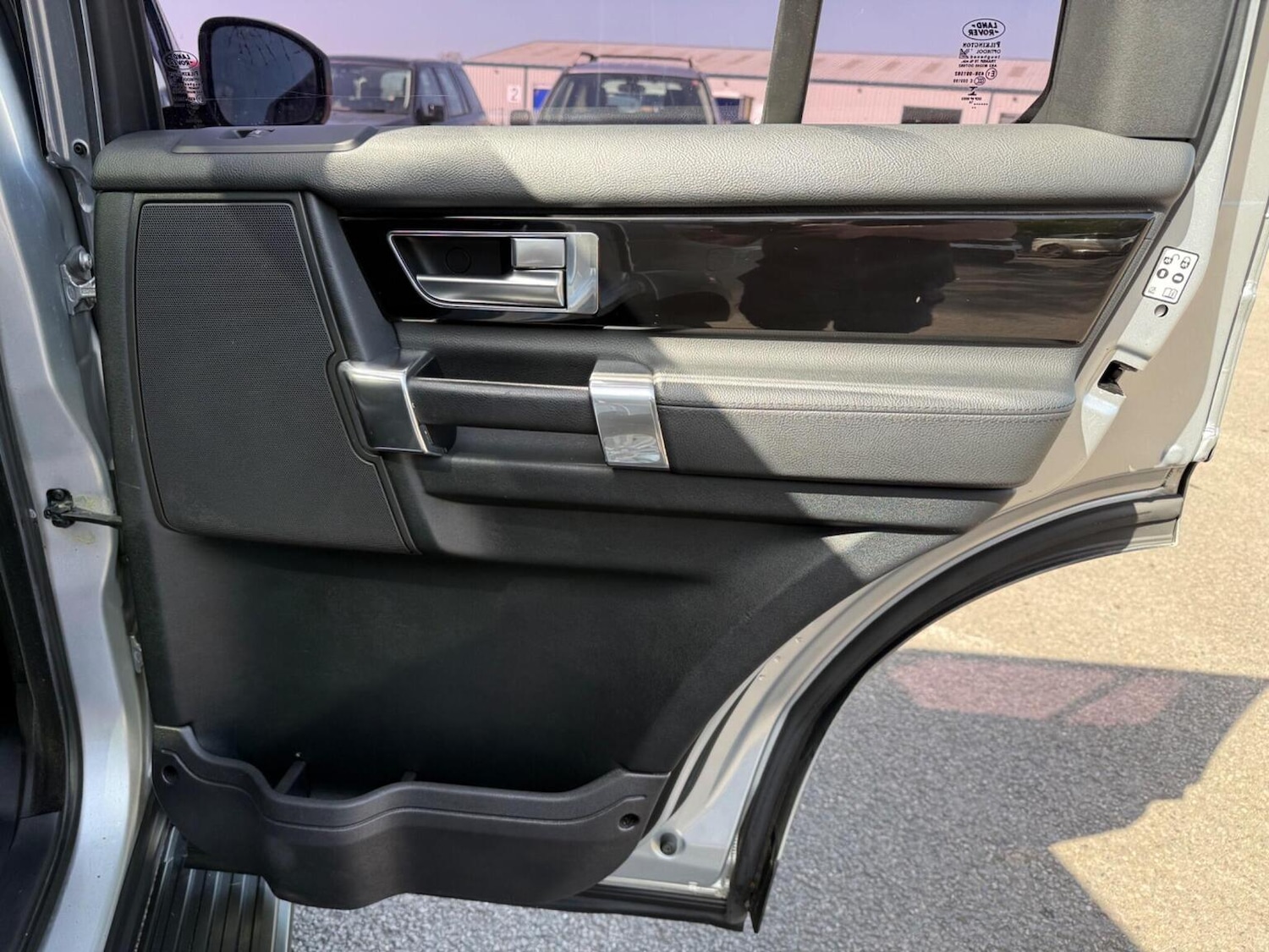 Used Land Rover Discovery 2014 for sale - 78168908: Photo 24