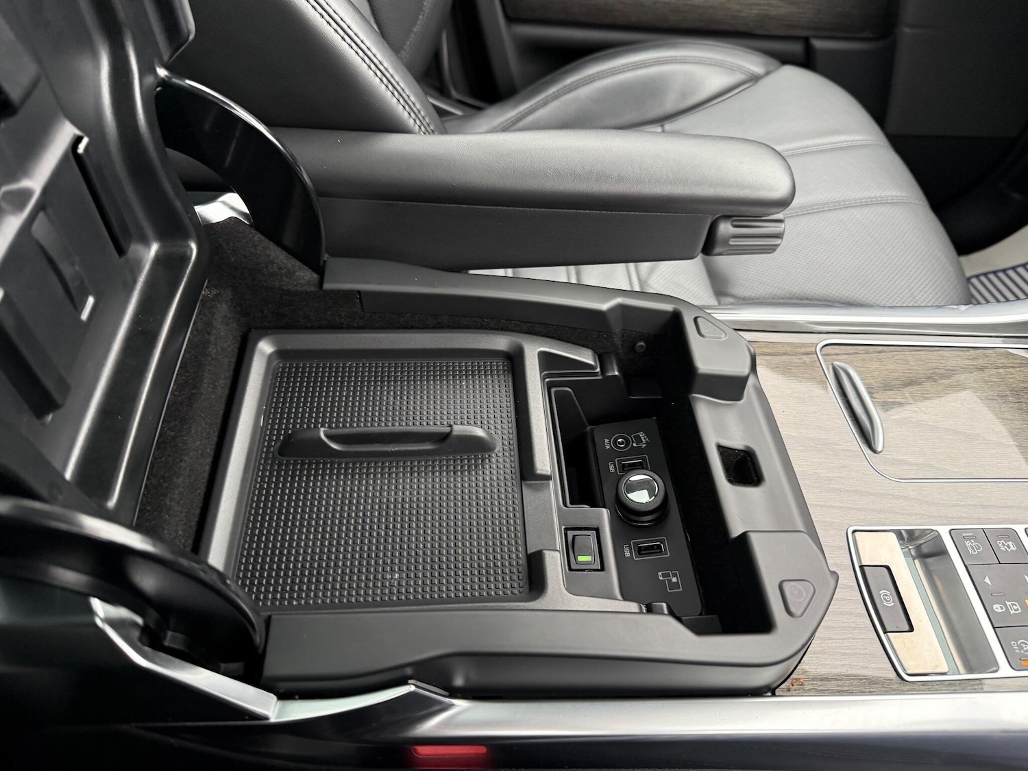 Used Land Rover Range Rover Sport 2016 for sale - 76398077: Photo 48