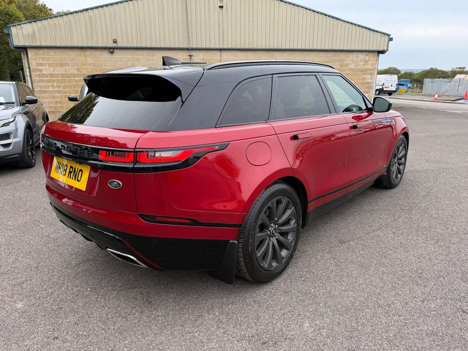Used Land Rover Range Rover Velar 2018 for sale - 77147944: Photo 3