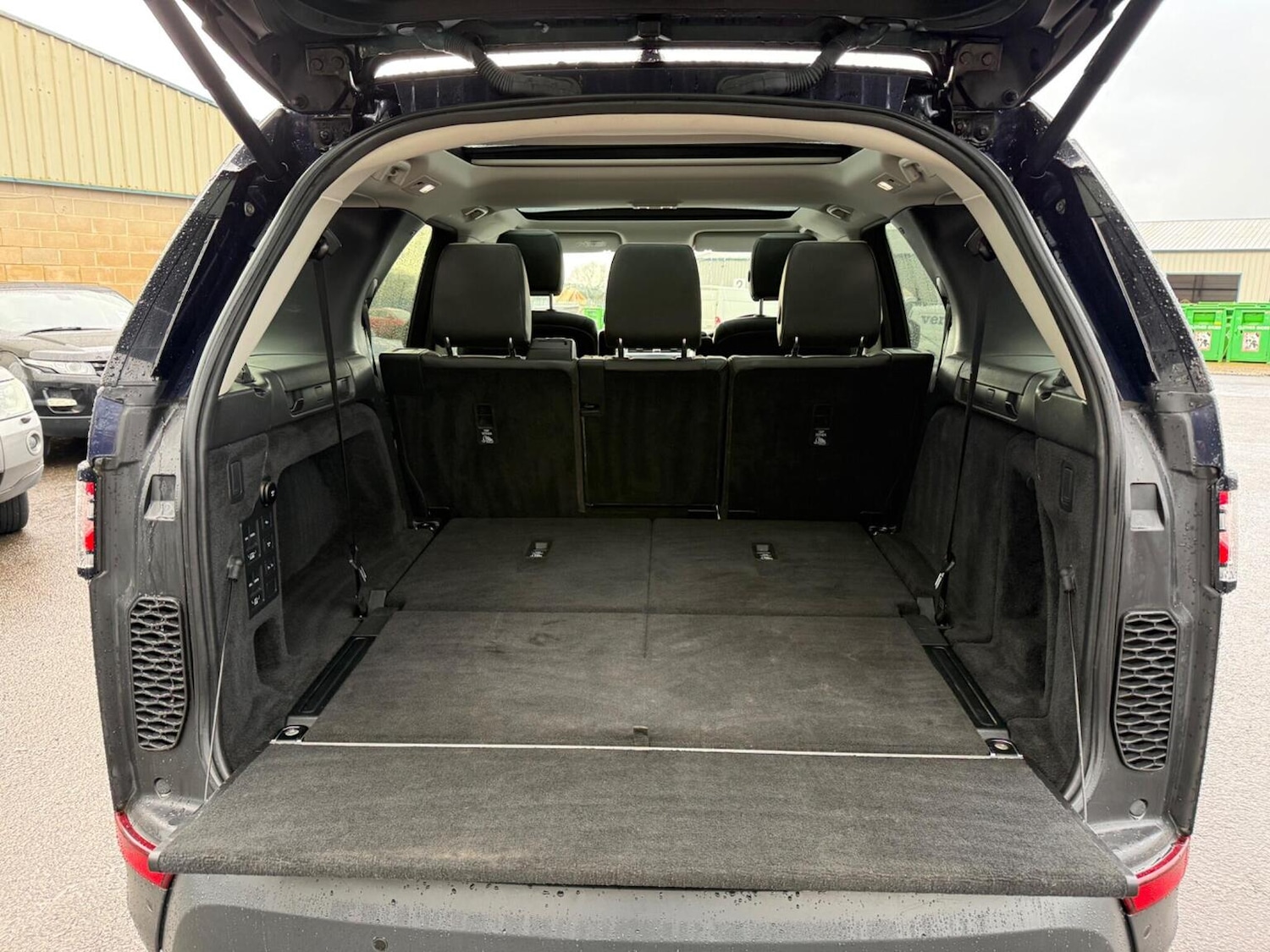 Used Land Rover Discovery 2018 for sale - 77385268: Photo 45