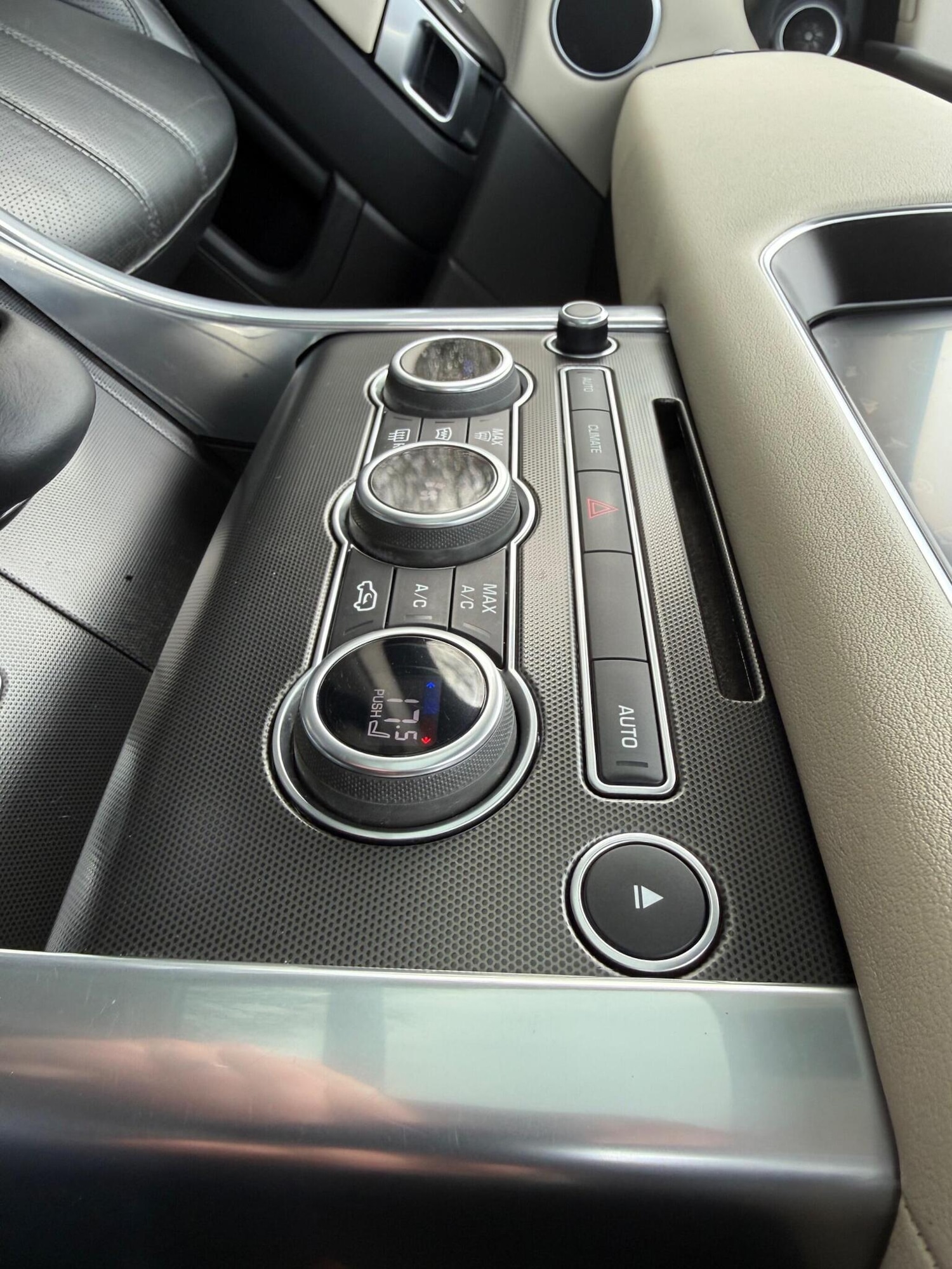 Used Land Rover Range Rover Sport 2017 for sale - 77342601: Photo 46