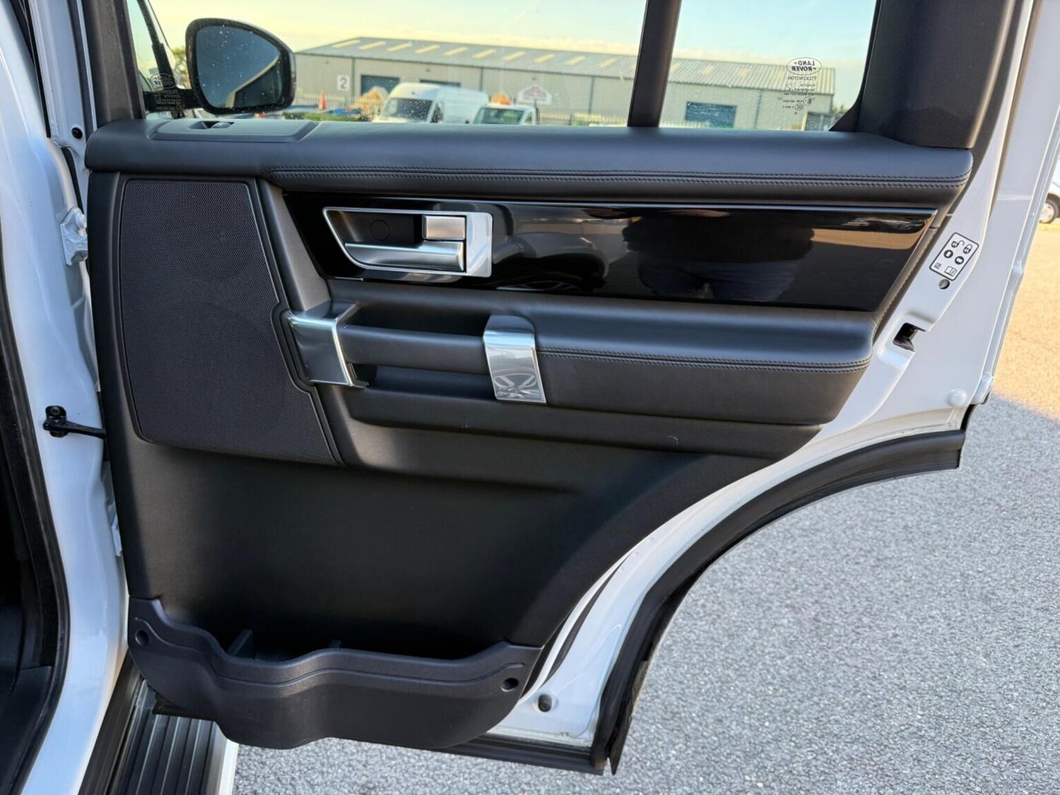 Used Land Rover Discovery 2016 for sale - 78182800: Photo 38