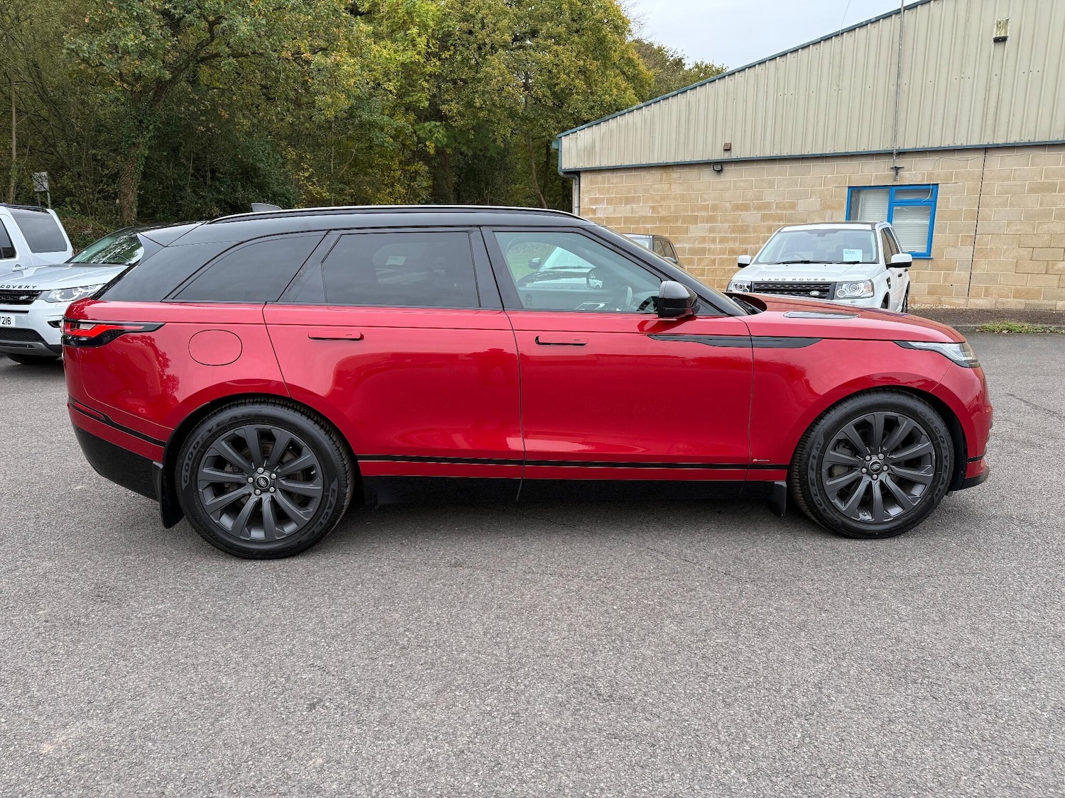 Used Land Rover Range Rover Velar 2018 for sale - 76996756: Photo 2
