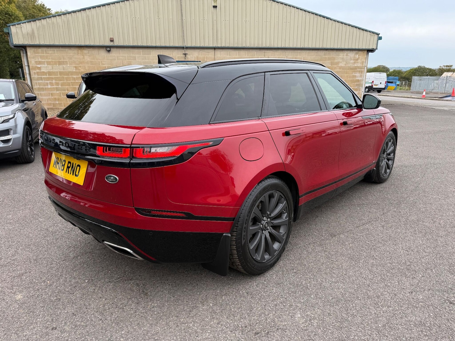 Used Land Rover Range Rover Velar 2018 for sale - 76996756: Photo 3