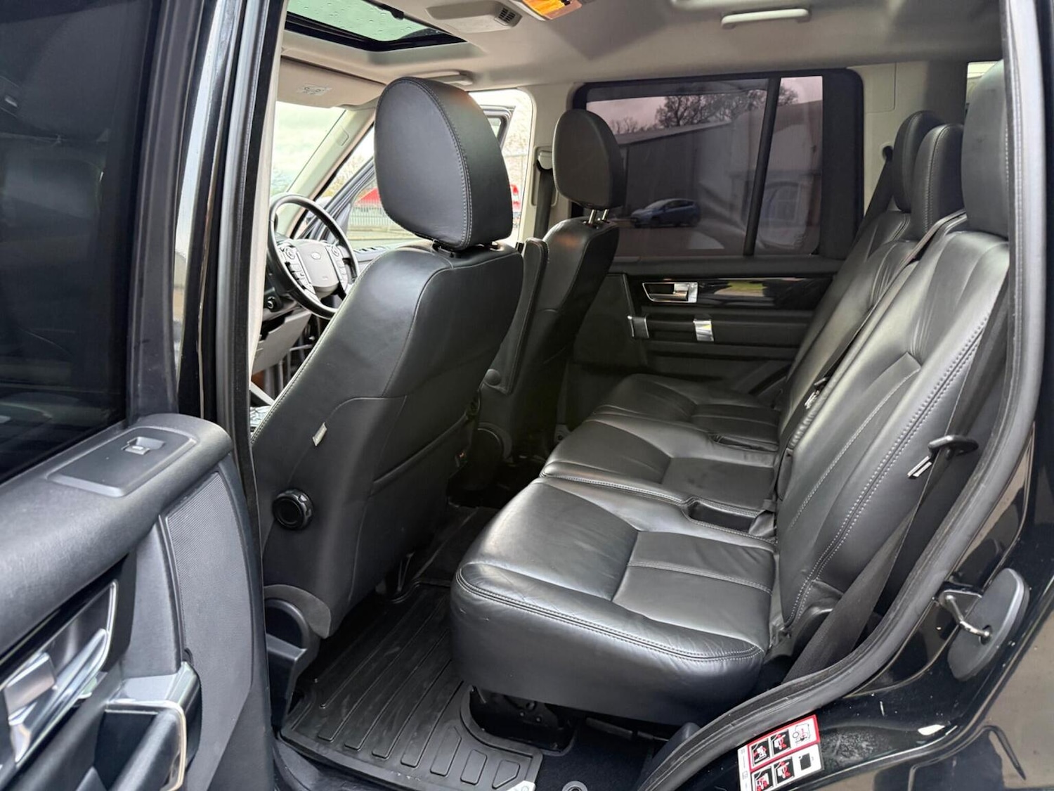 Used Land Rover Discovery 2015 for sale - 78025774: Photo 25