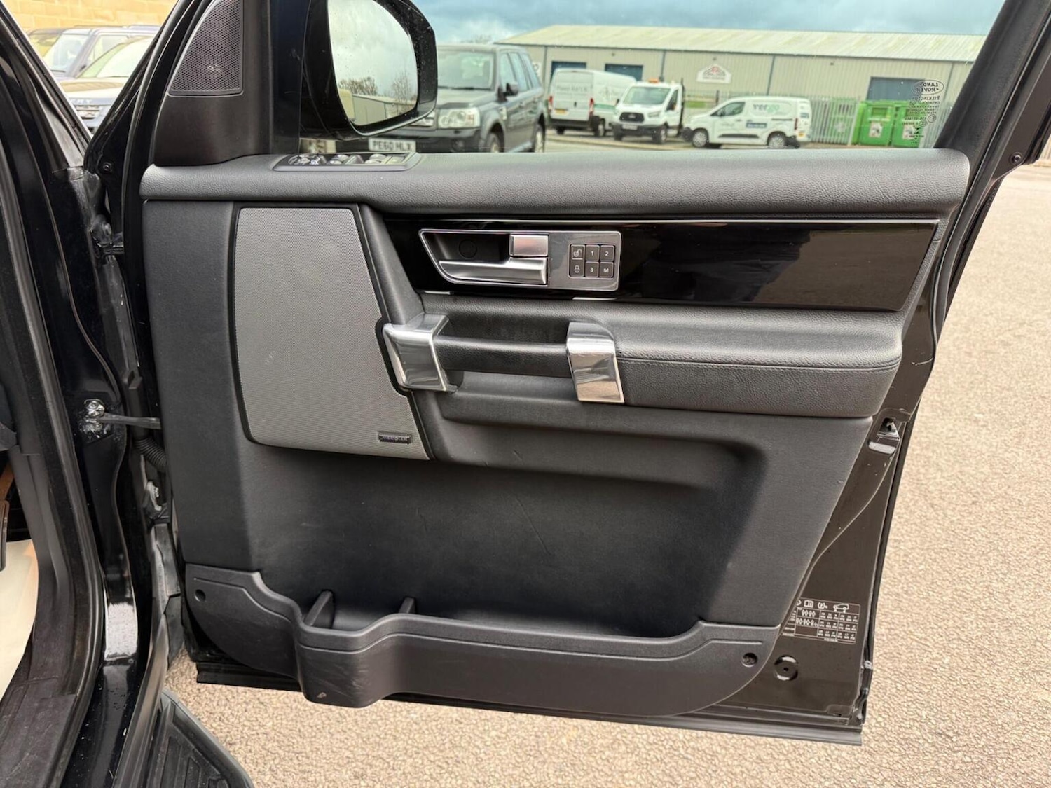 Used Land Rover Discovery 2015 for sale - 78025774: Photo 26