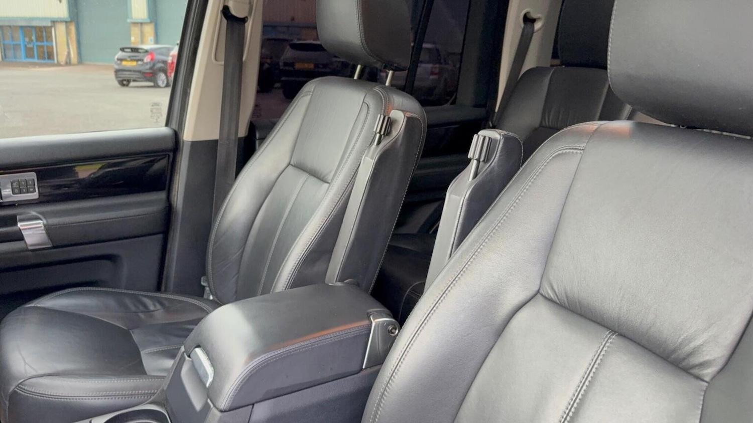 Used Land Rover Discovery 2015 for sale - 78025774: Photo 32