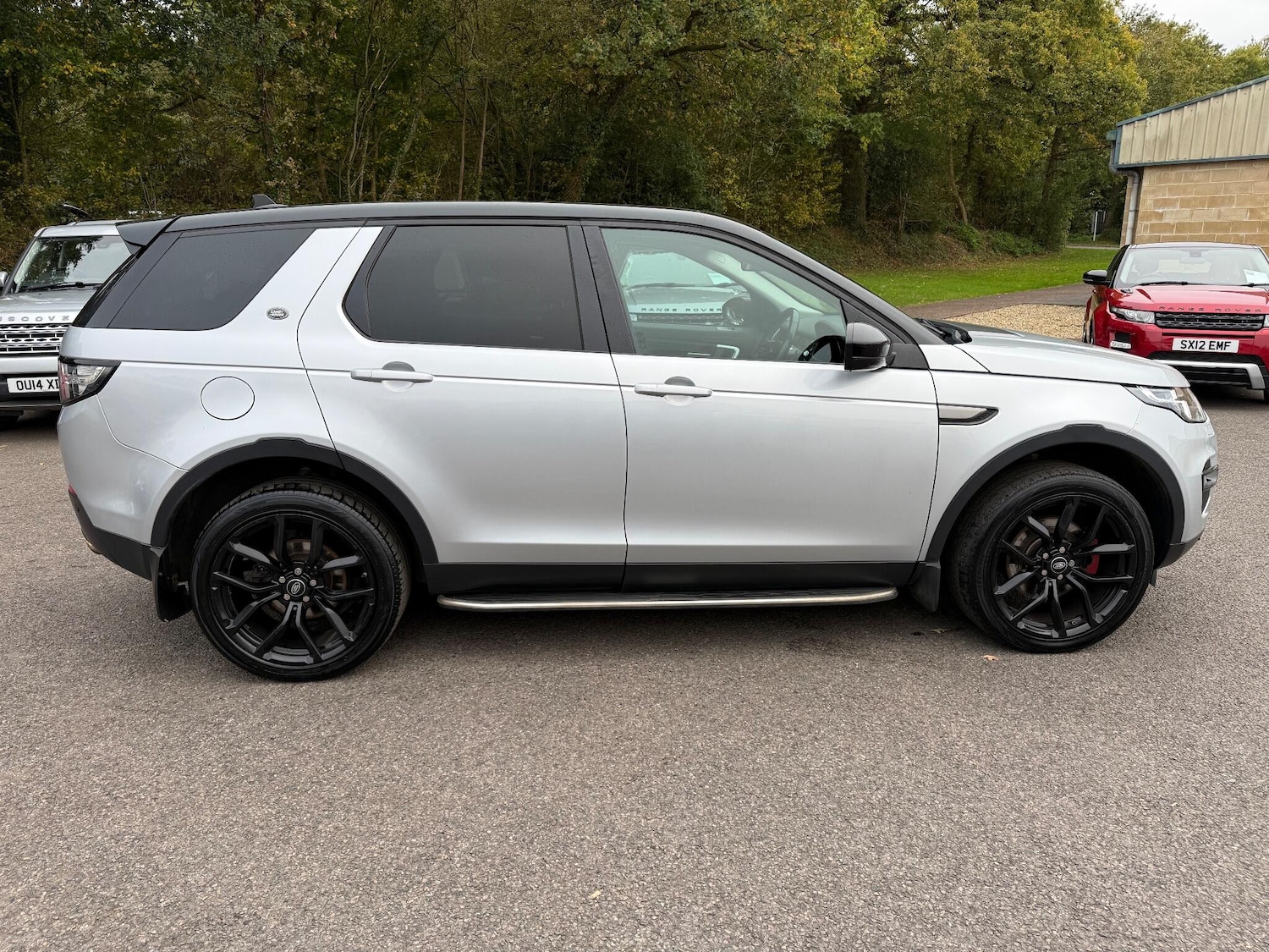 Used Land Rover Discovery Sport 2015 for sale - 76388917: Photo 2