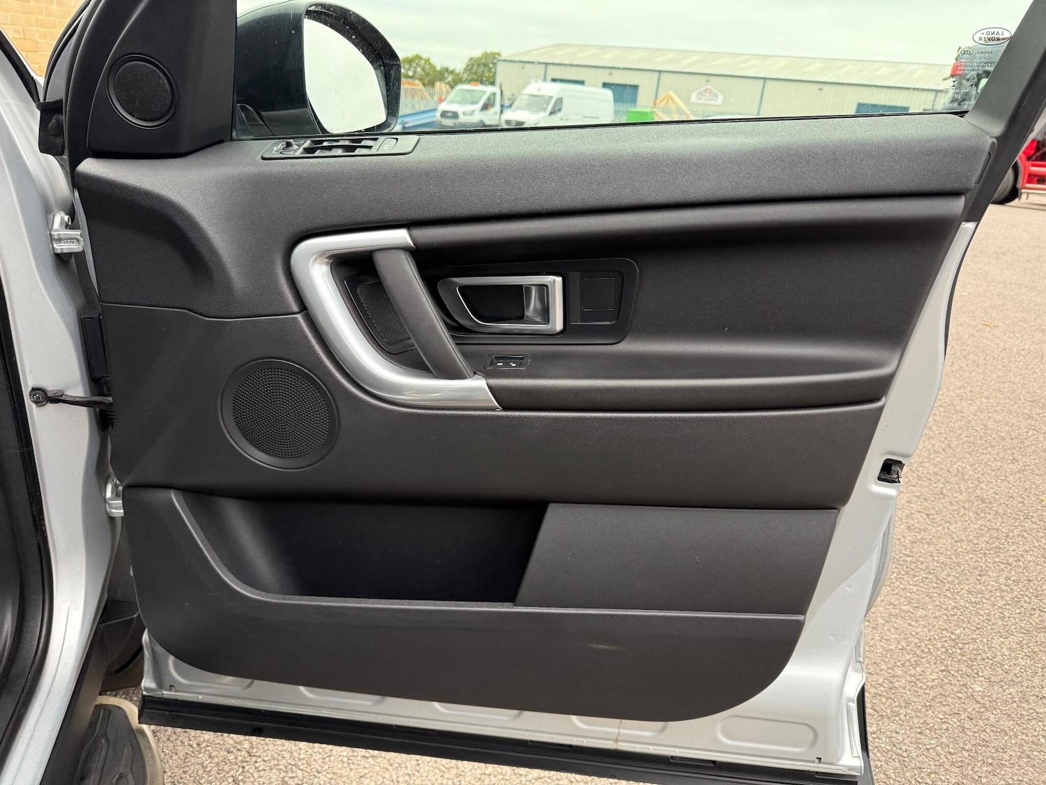 Used Land Rover Discovery Sport 2015 for sale - 76388917: Photo 21