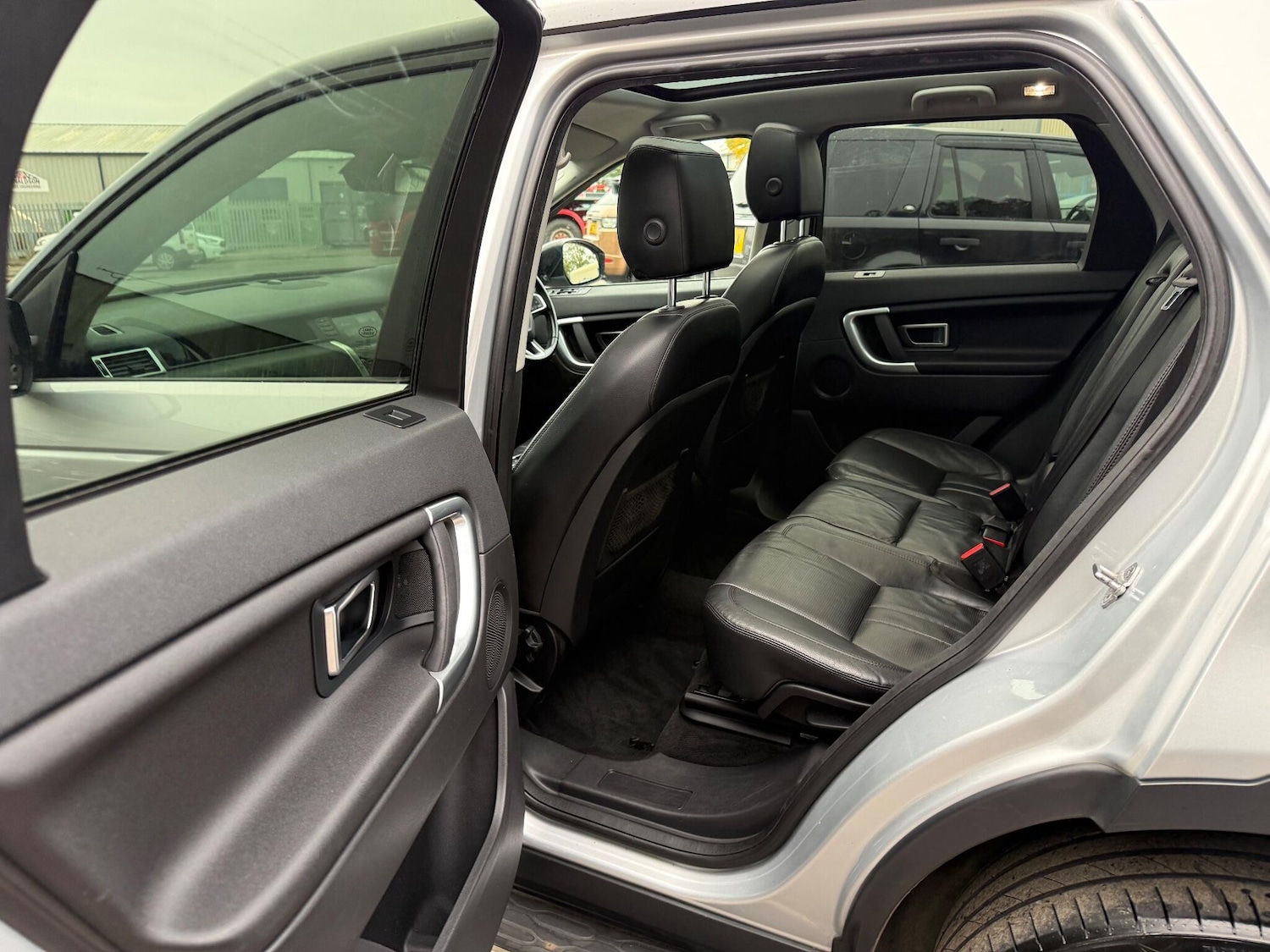 Used Land Rover Discovery Sport 2015 for sale - 76388917: Photo 25